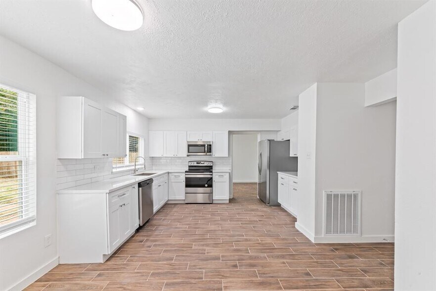 Building Photo - 1926 Lantern Ln