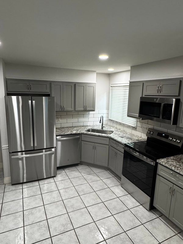 Building Photo - 5655 Dantonaire Pl