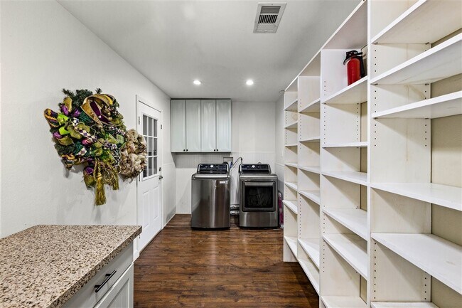 Building Photo - 2512 Azalea Ct