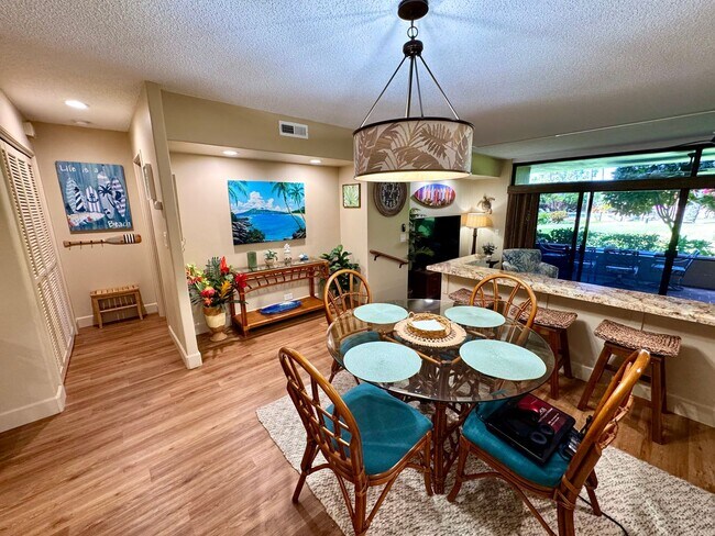 Building Photo - Resort Living- Large 2 bed 2 bath Condo at Kaanapali Royal