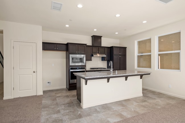 Building Photo - $2,195 Belmont & Armstrong, Gated Community - N Cattail Ct, Fresno / Solar!