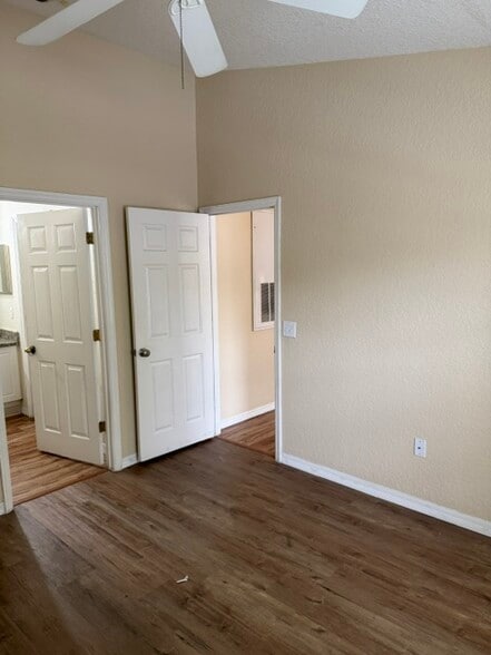 Building Photo - 823 Grand Regency Pointe