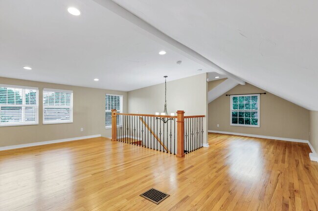 Building Photo - 4994 Julian St