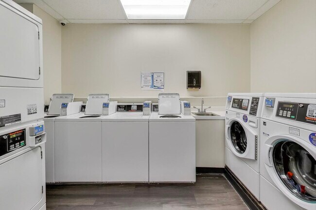 Building Photo - 780 S Federal St