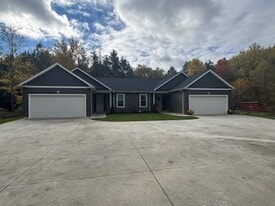 Building Photo - 7910 Clinton St