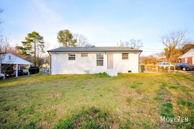 Building Photo - 708 Hadley Rd