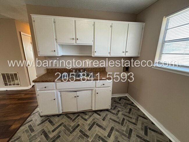 Building Photo - 1116 4th Ave W