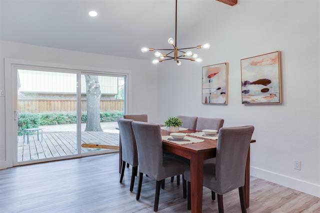 Building Photo - 9962 Larchbrook Dr