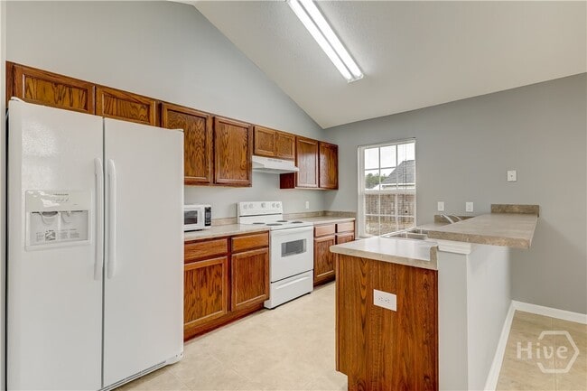 Building Photo - 133 Willow Dr
