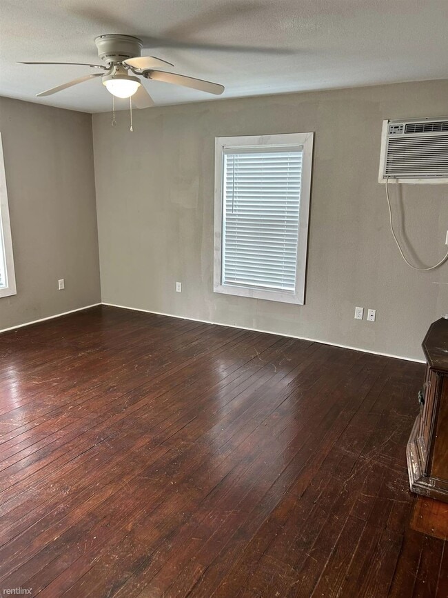 Building Photo - 1 br, 1 bath House - 1503 E Travis St