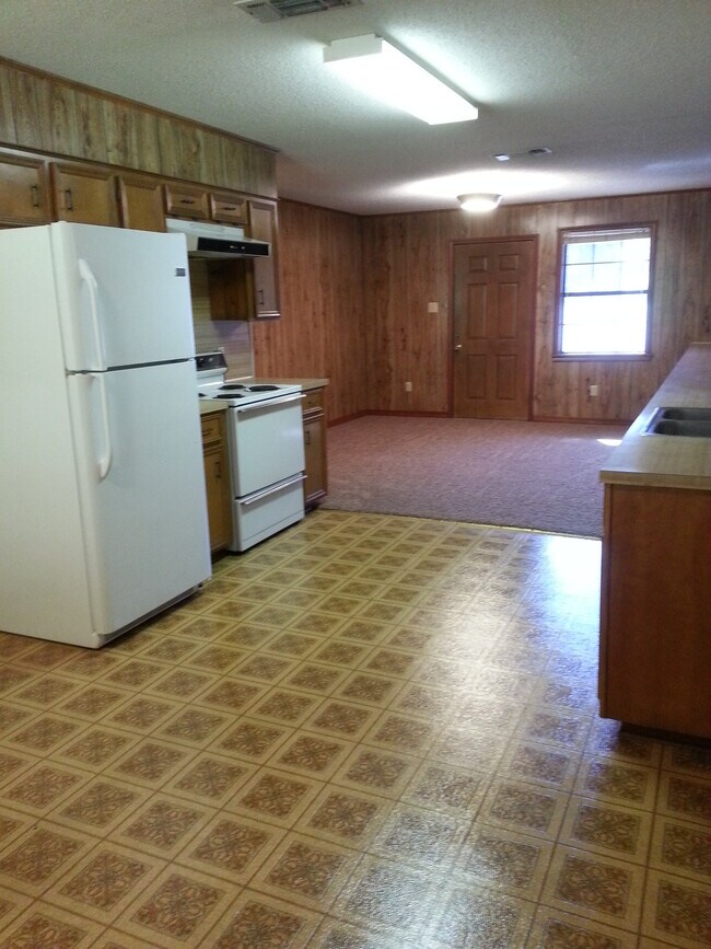 Building Photo - 128 Debra Ln