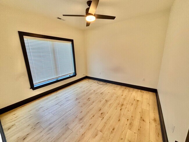 Building Photo - 2510 Portland Ave