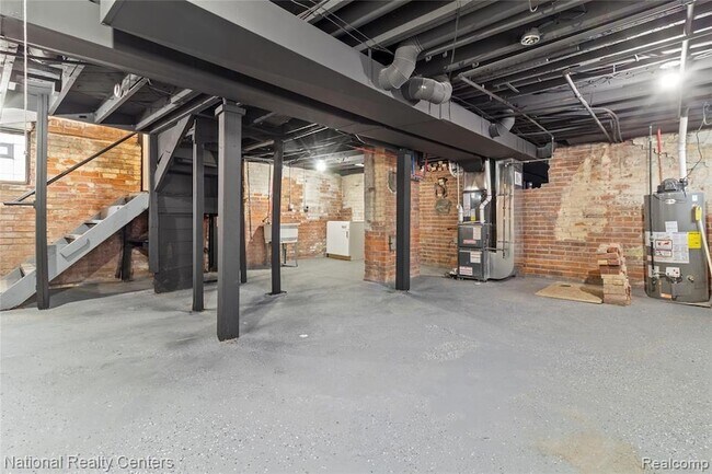 Building Photo - 767 Navahoe St