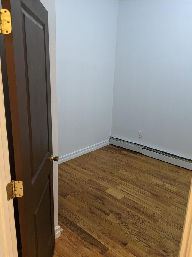 Building Photo - 1351 Putnam Ave