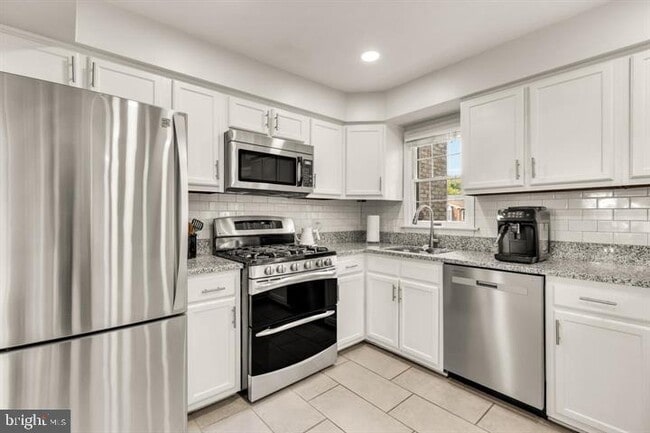 Primary Photo - 10855 Lockwood Dr