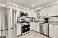 Building Photo - 10855 Lockwood Dr