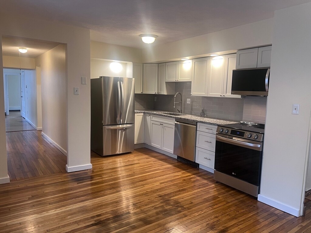 Building Photo - 367 Broadway