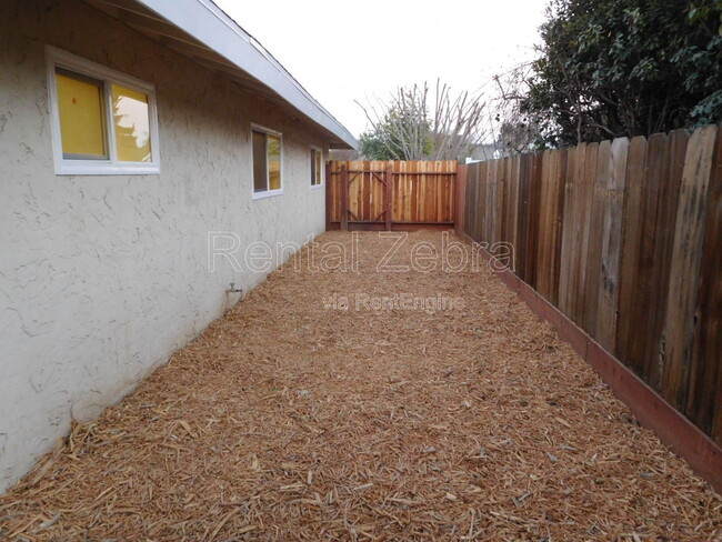 Building Photo - 2877 El Camino Real