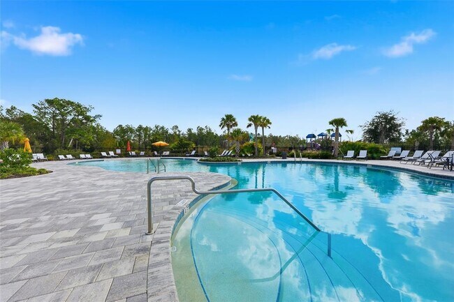 Building Photo - 32992 Major Oak Dr