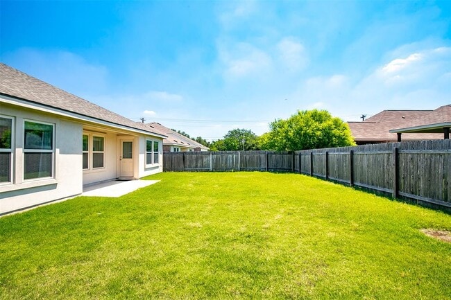 Building Photo - 908 Wolcott Dr