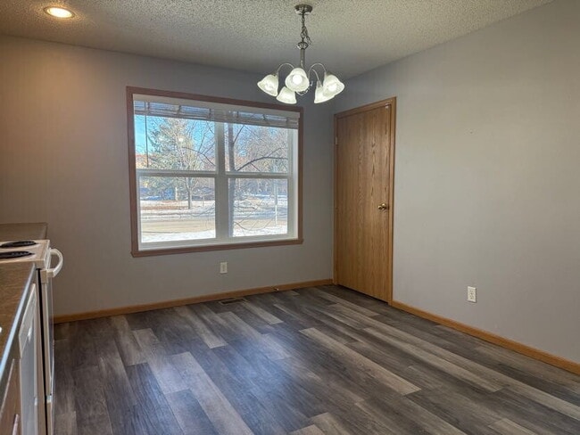 Building Photo - 819 5th St S