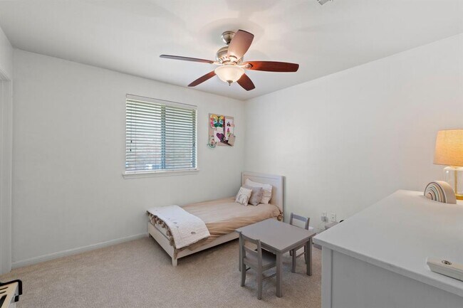 Building Photo - 2004 Dry Season Trail