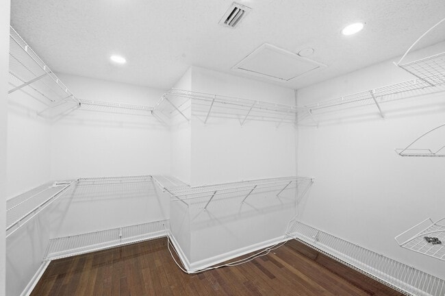 Building Photo - 6488 Pond Apple Rd