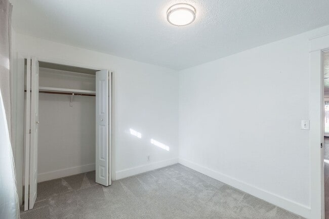 Building Photo - Heart of Eagle 4 Bed 2 Bath Home