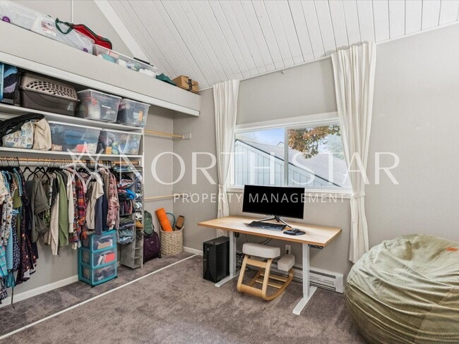 Building Photo - Mt. Park Condo with High Ceilings