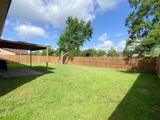 Building Photo - 10819 Sagerock Dr