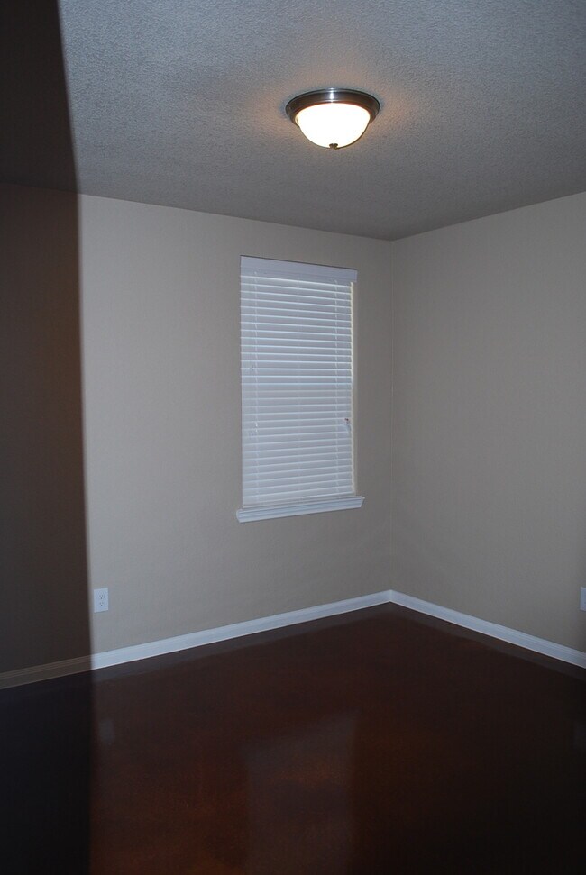 Building Photo - 1514 Dakota Trce