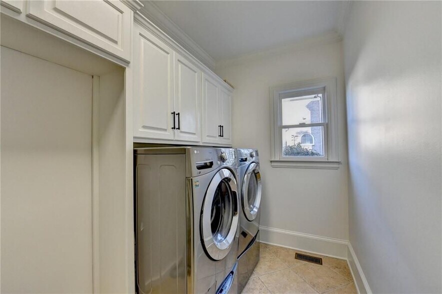 Building Photo - 7970 St Marlo Fairway Dr