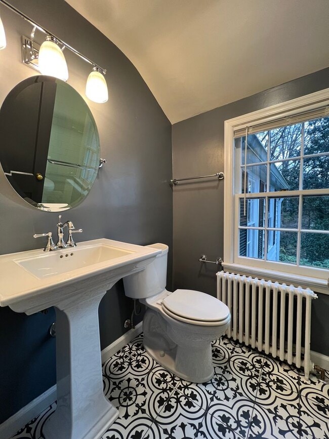 Building Photo - Cool Updated Historic 4/3.5 Farmhouse in Bethesda on Private, 1.5 Acre Lot