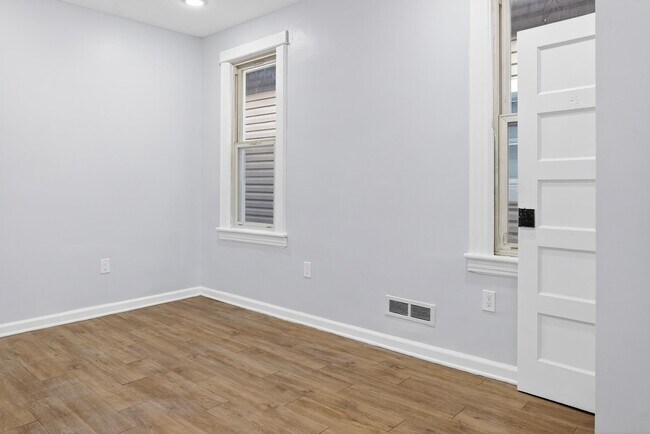 Building Photo - 12 E 49th St