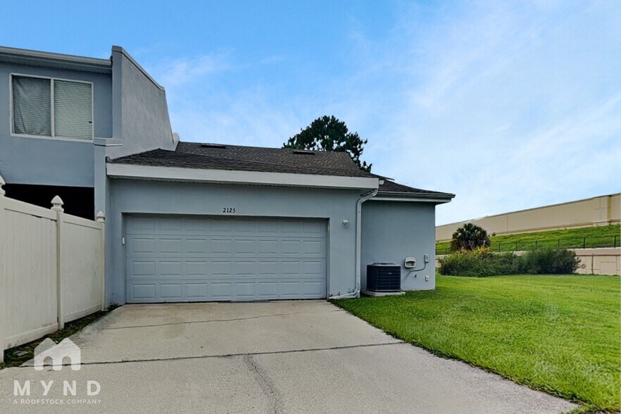 Building Photo - 2125 Island Walk Dr