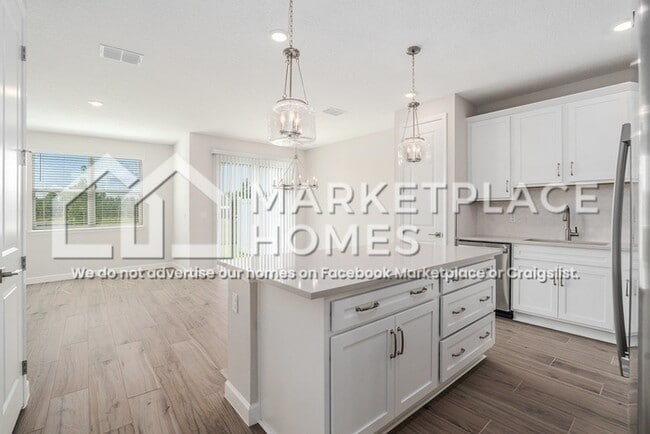 Building Photo - 7678 Deer Vly Cir