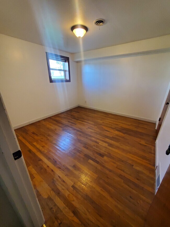 Building Photo - 2302 E Rosser Ave