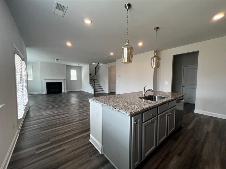 Building Photo - 3339 Fall Branch Ln