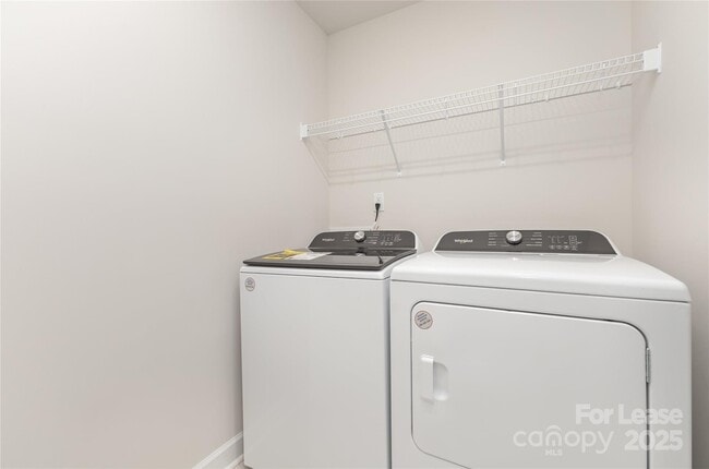 Building Photo - 1735 Braemar Vlg Dr