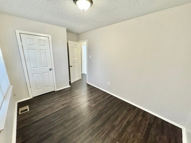 Building Photo - 655 Granada Rd