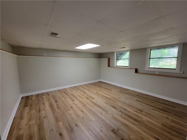 Building Photo - 205 Watkins Glen Dr NE