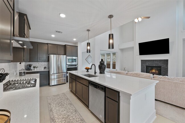 Building Photo - 23685 Silver Palm Trl