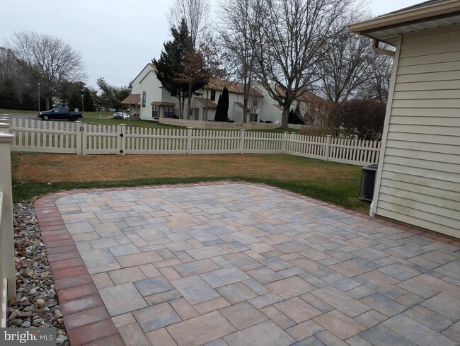 Building Photo - 33 Banbury Ct