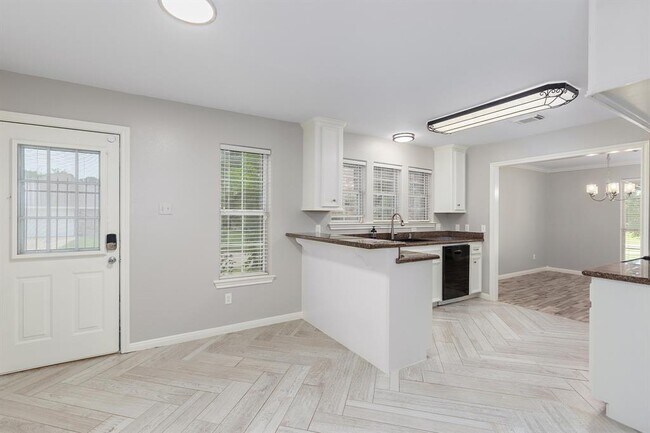 Building Photo - 12830 Point Aquarius Blvd
