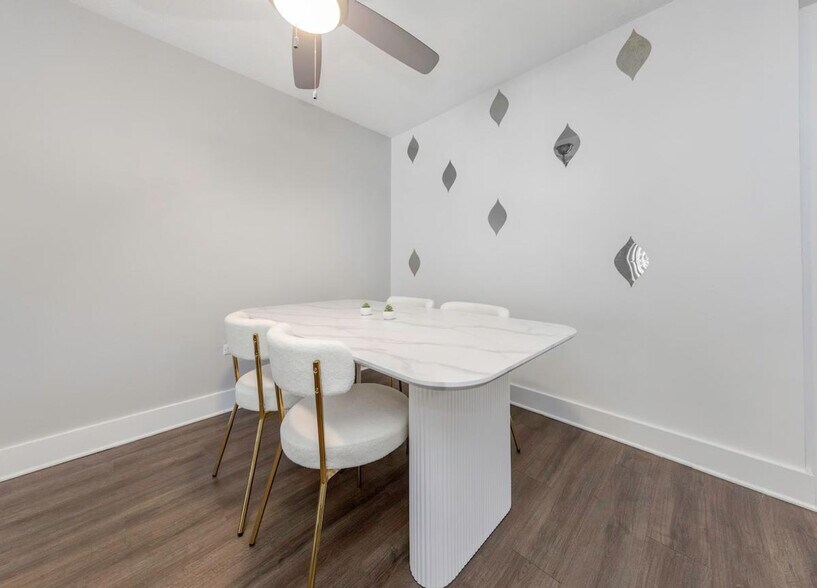 Building Photo - 4404 W Kennedy Blvd