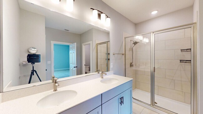 Building Photo - Stunning 3-Bedroom, 2.5-Bath Villa in The ...