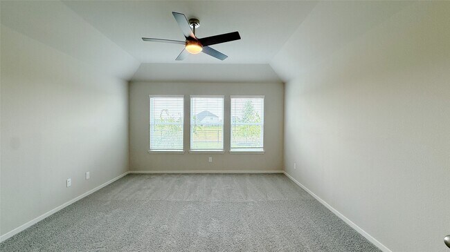 Building Photo - 27315 Blue Pool Dr