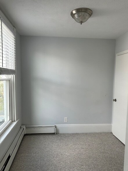 Building Photo - 479 Sumner St