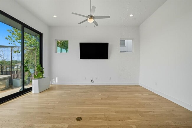 Building Photo - 5432 Agatha Cir