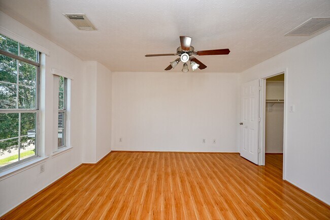 Building Photo - 18135 Brightwood Park Ln